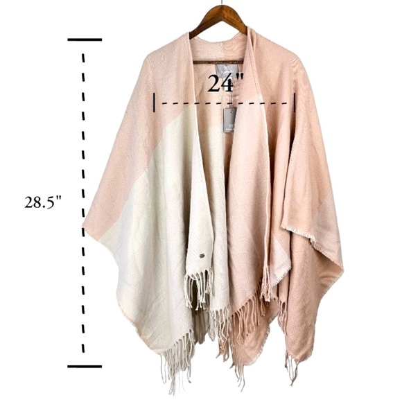 Soia & kyo wrap with fringe. - Picture 3 of 7